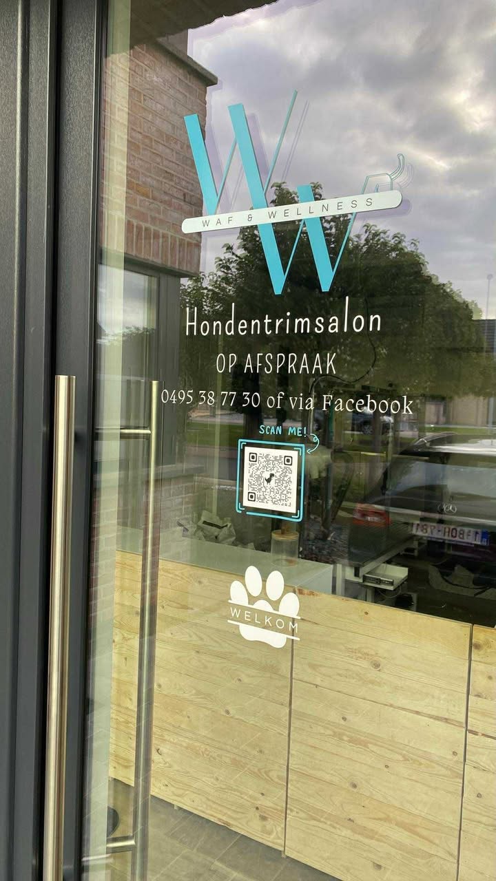 We hebben met plezier de raambelettering voor dit hondentrim -en…